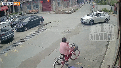 两初中女生扶起定次责引热议 老人撤诉后:专家科普无接触事故 大家应特别注意