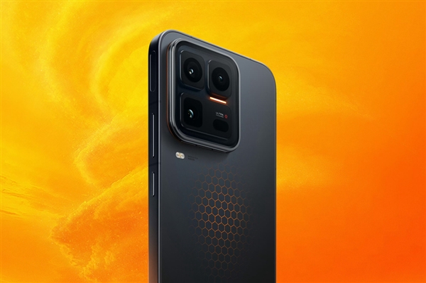 iQOO 15 Ultra销量远超预期:24+1TB版卖断货 产品经理连夜回去打螺丝