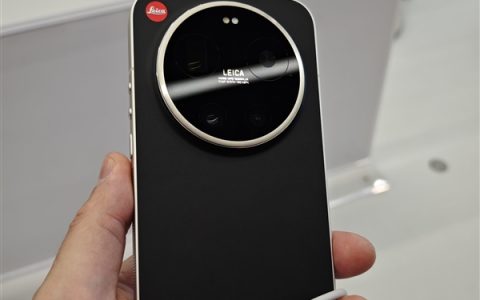 小米17 Ultra徕卡版海外真机亮相：LEITZPHONE相机水印 Logo全变了