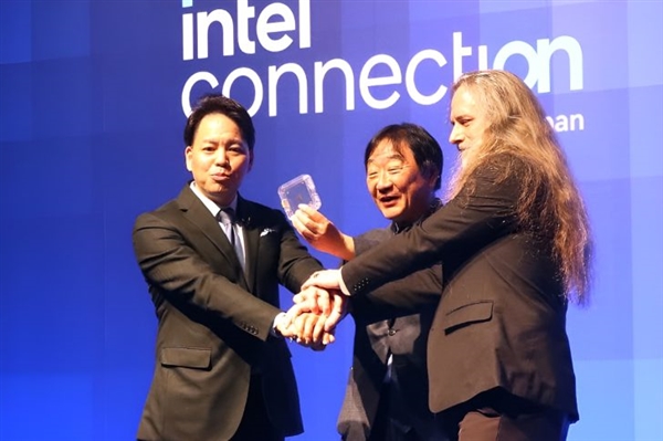 全球首秀！Intel首次展示ZAM原型：两大优势秒杀现有内存