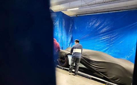 小米MWC要放大招：网友拍到Vision GT超跑概念车 外形很上头