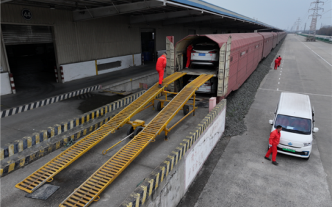 12306能给汽车买火车票了 还是上下铺