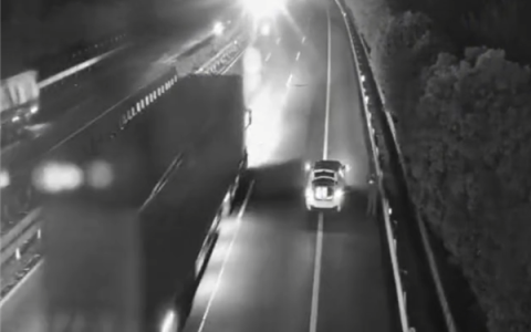 电动车第一次春运就趴窝！车主：表显400km续航 才跑100公里就没了