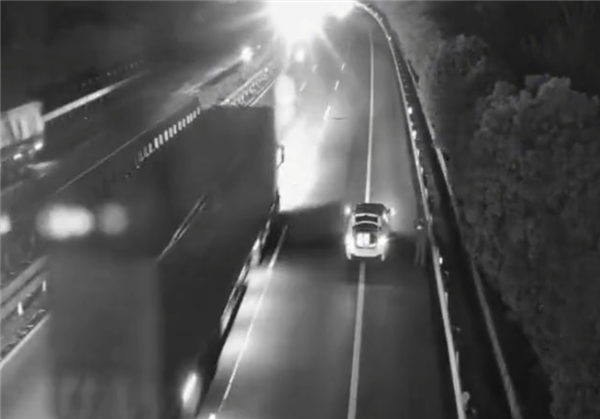 电动车第一次春运就趴窝!车主:表显400km续航 才跑100公里就没了
