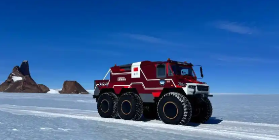 我国自研6×6轮式雪豹车完成南极内陆超1万公里测试:坚冰区时速达65公里/小时