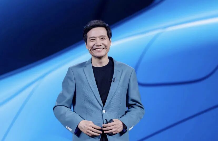 汽车报喜手机报忧，雷军要砸600亿搞AI
