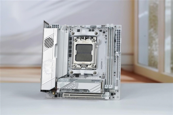 AMD主板奇怪Bug！PCIe随机降速显卡性能大跌：微星终于修复