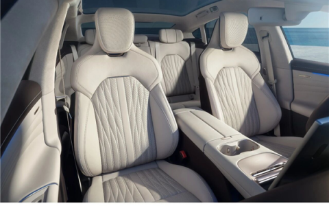 雷军：内部曾有人提议在汽车前排加睡眠头枕 被我拍死了