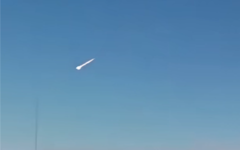 美国东部上空划过7吨重流星 解体时发出巨响