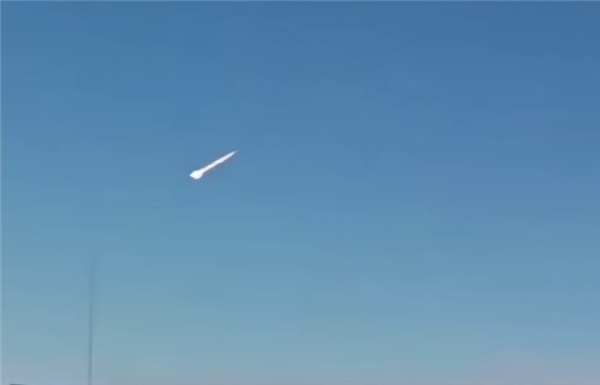 美国东部上空划过7吨重流星 解体时发出巨响