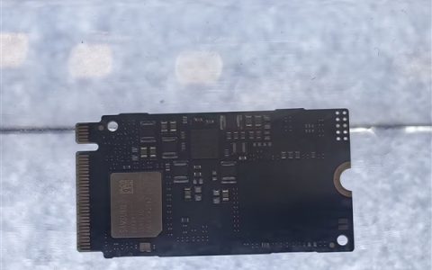 11.4GB/s！三星全新QLC硬盘亮相：为个人AI计算打造