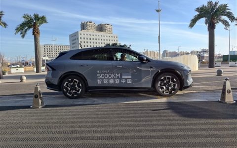 何小鹏：中美智驾同处第一梯队 中国道路复杂十倍难于美国！