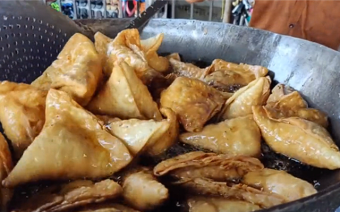 霍尔木兹海峡通行受阻 印度人喜欢的咖喱角和奶茶要断供了