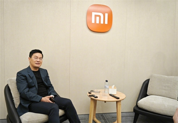 卢伟冰回应小米手机为何还没涨价:小米产品很多元化 内存压力暂时可以自己去扛