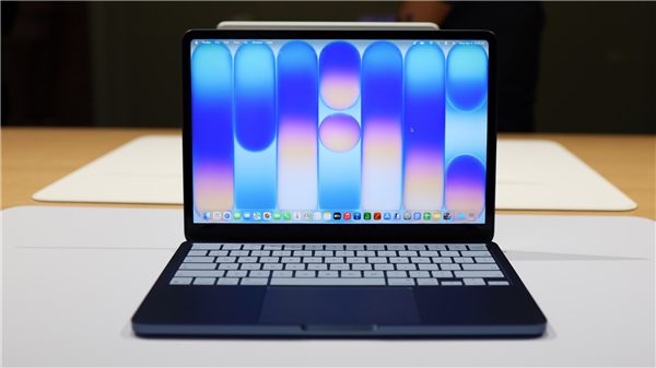 华硕：苹果MacBook Neo震撼了PC行业 但它就是个平板