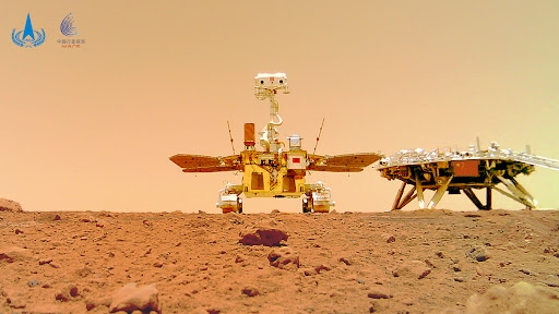 人大代表回应火星载人旅行还有多远：往返火星周期长达三年