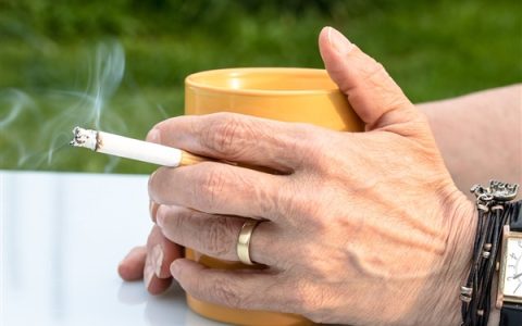 原来戒烟真的有最佳年龄：35岁前几乎能完全逆转健康危害