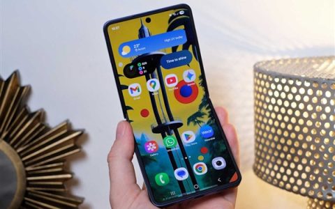 苹果放弃小折叠屏iPhone！网友支持：美丽的小废物