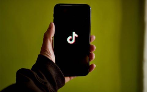 建议设置16周岁数字年龄线：防止青少年沉迷社交媒体