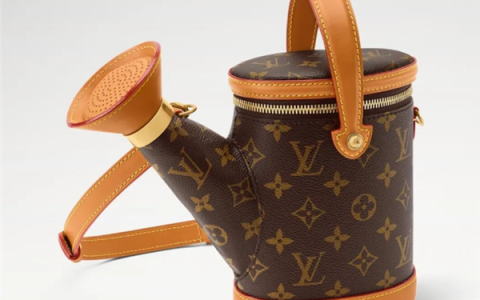 LV新款包酷似喷壶售价3.6万元 灵感源于春天