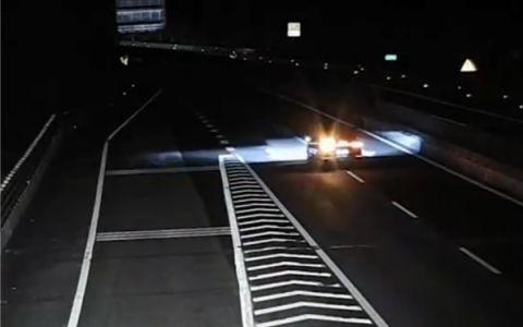 高速上硬着头皮逆行都不报警！司机奇葩回复：这么晚了不想麻烦你们