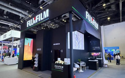 回应多元场景需求 富士胶片携投影机新品亮相InfoComm China 2026