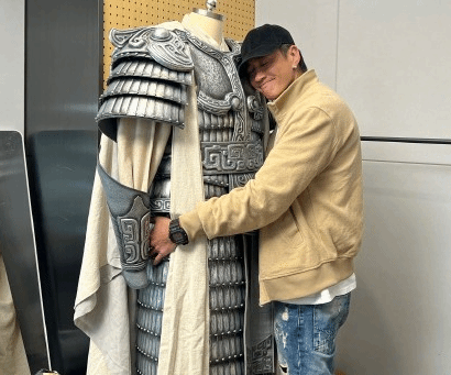 51岁何润东翻红涨粉近200万！狂揽国民级商务合作