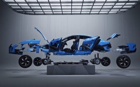 雷军：今天9点欢迎来北京车展小米展台 新SU7全拆解版车身非常震撼