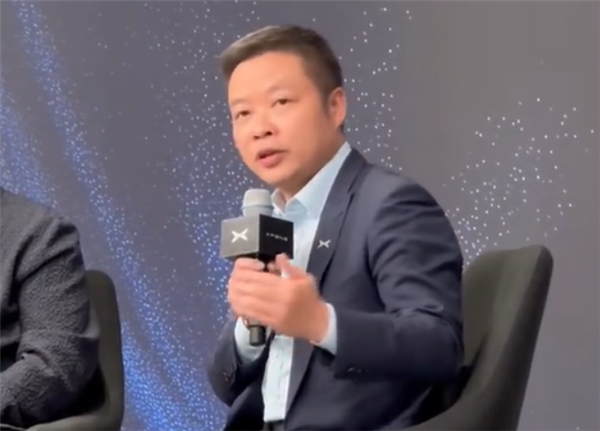 硬刚特斯拉不退缩！何小鹏重申8月赌约：小鹏VLA全面超越FSD