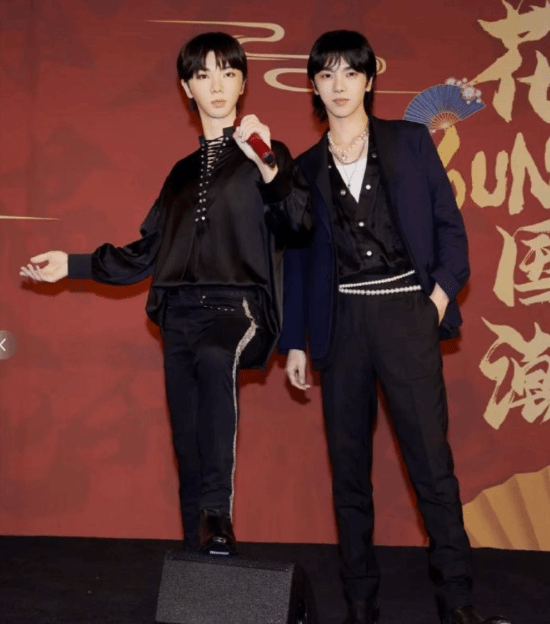 华晨宇蜡像入驻香港杜莎夫人蜡像馆：丑得很清晰