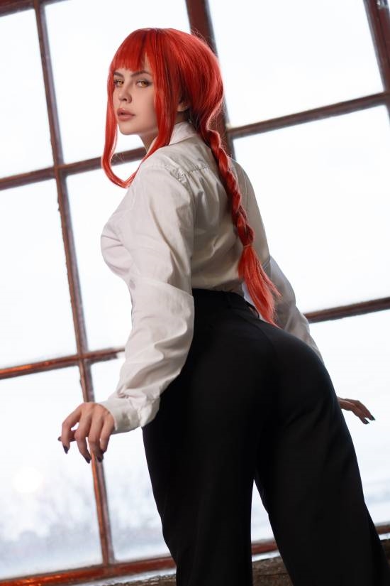 《生化危机9:安魂曲》女主格蕾丝的Cosplay作品欣赏