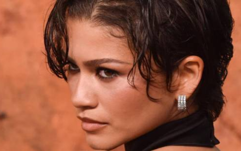 《亢奋》两大女星内斗愈演愈烈 悉尼妹赞达亚开撕