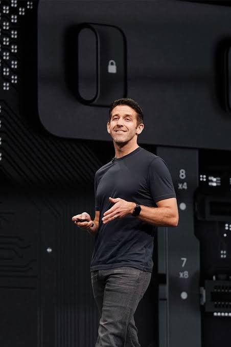 库克转任董事长