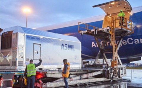 单价近28亿元！台积电高管：阿斯麦最新光刻机非常非常贵 暂不购买