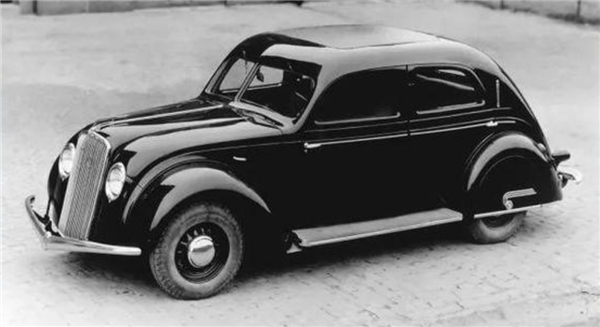 沃尔沃汽车迎来99岁生日：官方海报亮了！