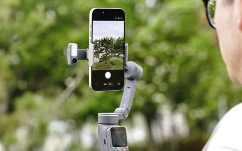 首创分体式遥控器！大疆Osmo Mobile 8P全能Vlog套装图赏