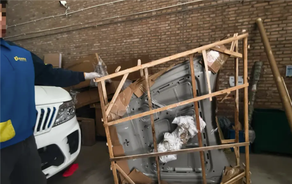 保价2000元机盖运输中损坏 德邦只肯赔1300元 车主申请换新也被拒