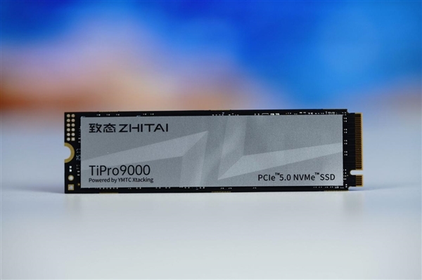 速度逼近PCIe 5.0上限！长江存储致态TiPro9000 2TB图赏