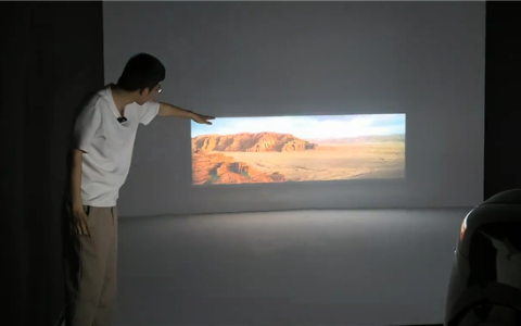 全新问界M9首发彩色投影大灯：舱内激光投影可玩性重磅升级