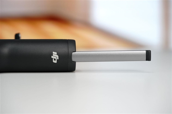 首创分体式遥控器！大疆Osmo Mobile 8P全能Vlog套装图赏