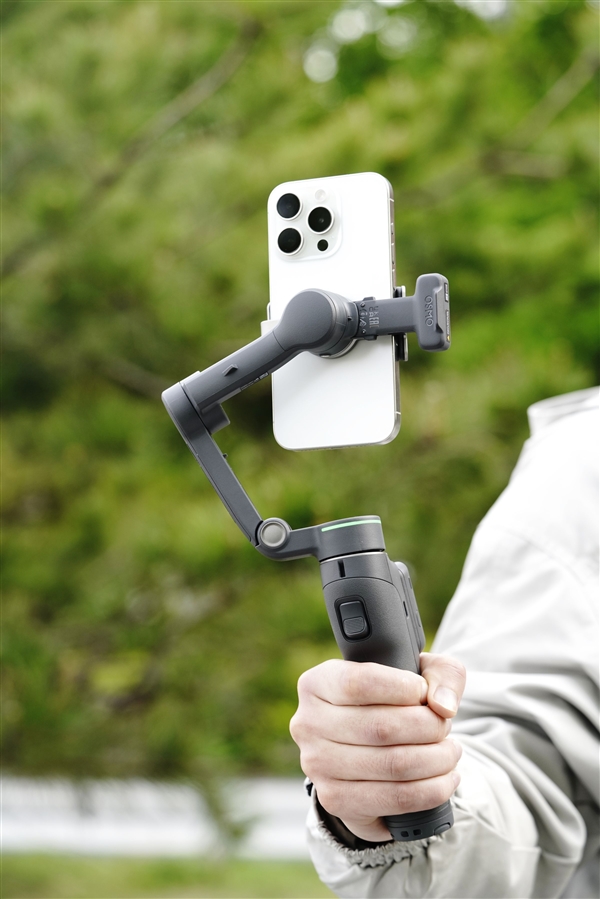 首创分体式遥控器！大疆Osmo Mobile 8P全能Vlog套装图赏