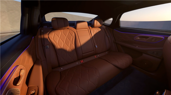 逮着奥迪猛薅 奇瑞艾瑞泽S亮相北京车展：前脸像极了A5L