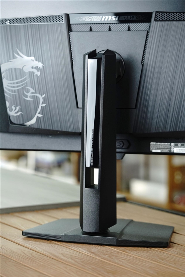 100% DCI-P3色域+240Hz高刷！微星MPG 322UR QD-OLED X24显示器图赏