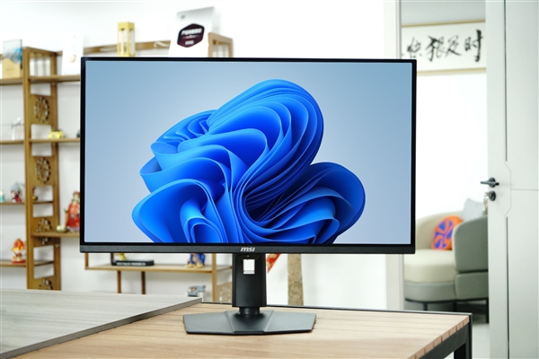 100% DCI-P3色域+240Hz高刷！微星MPG 322UR QD-OLED X24显示器图赏