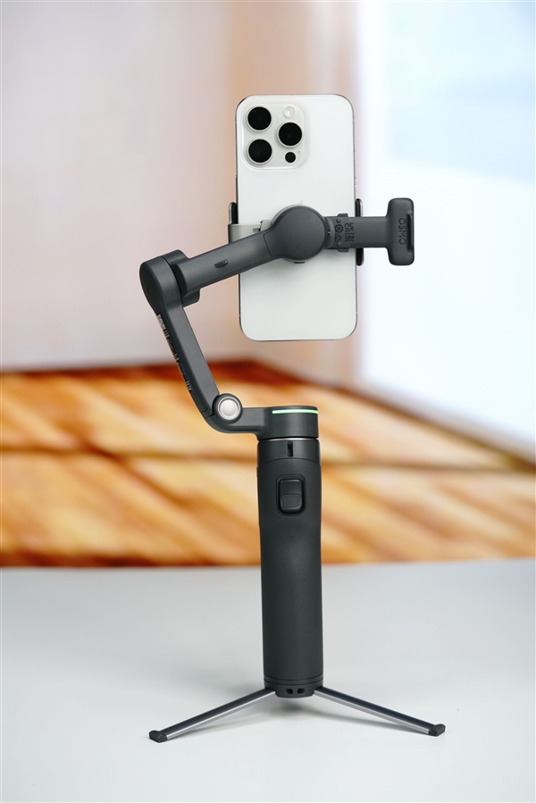 首创分体式遥控器！大疆Osmo Mobile 8P全能Vlog套装图赏