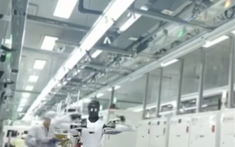 你的平板电脑可能是机器人造的！智元机器人走上工业产线：每小时吞吐300多件