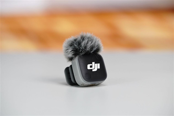 首创分体式遥控器！大疆Osmo Mobile 8P全能Vlog套装图赏