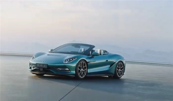 碾压千万级超跑！比亚迪腾势Z超跑全球首秀：零百加速2秒内