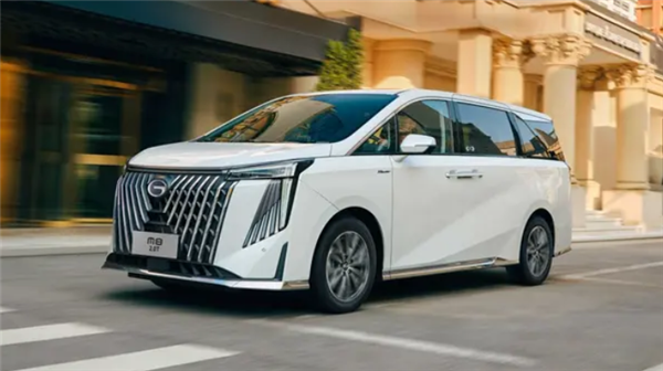 搭2.0T发动机！广汽传祺M8新车型上市：售18.98万