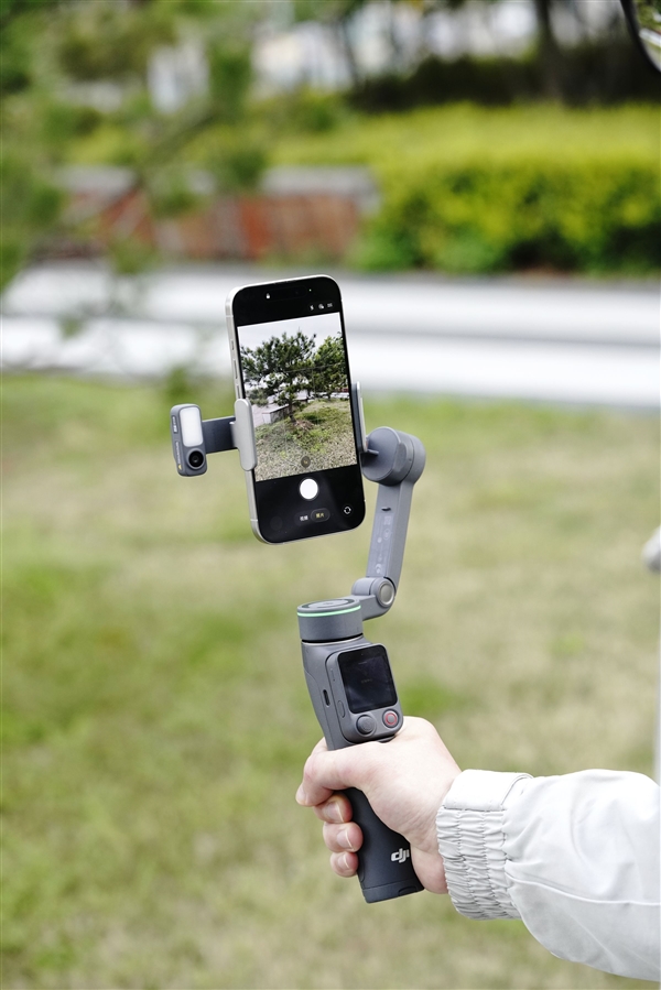 首创分体式遥控器！大疆Osmo Mobile 8P全能Vlog套装图赏